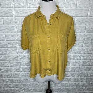 THREAD & SUPPLY Button Up Short Sleeve Crop Shirt in Monarch Gold Size L